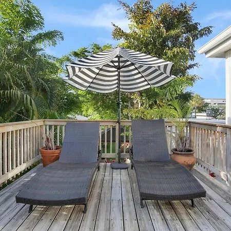Cozy Studio Downtown Wpb -Unit C